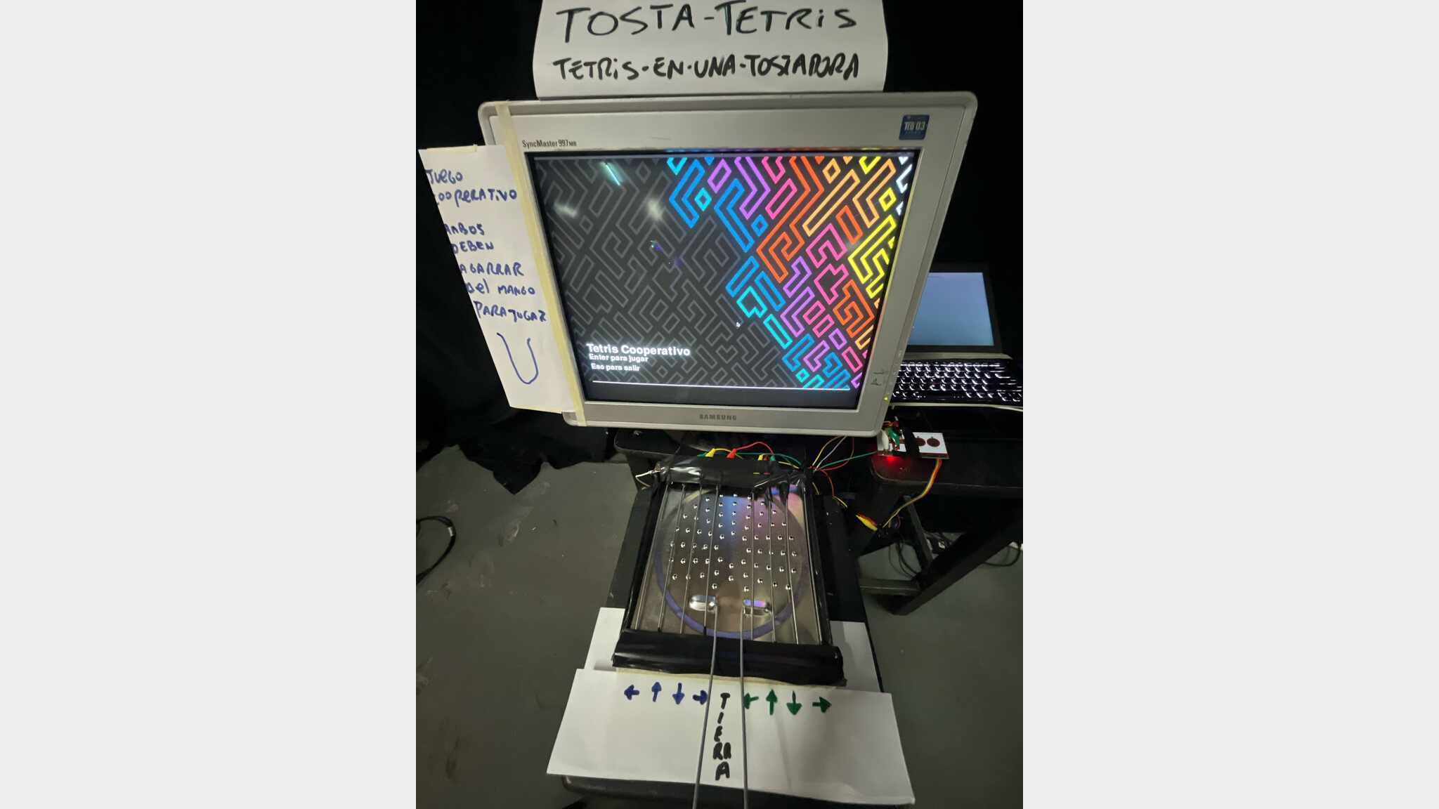 Tostatetris. Tetris on Toast - A Collaborative Experiment.